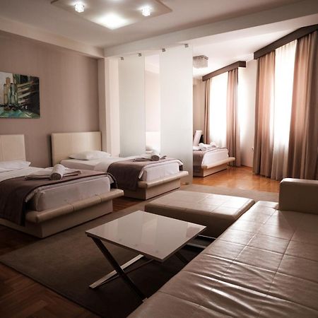 Garni Uni Elita Lux Hotel Ni 外观 照片