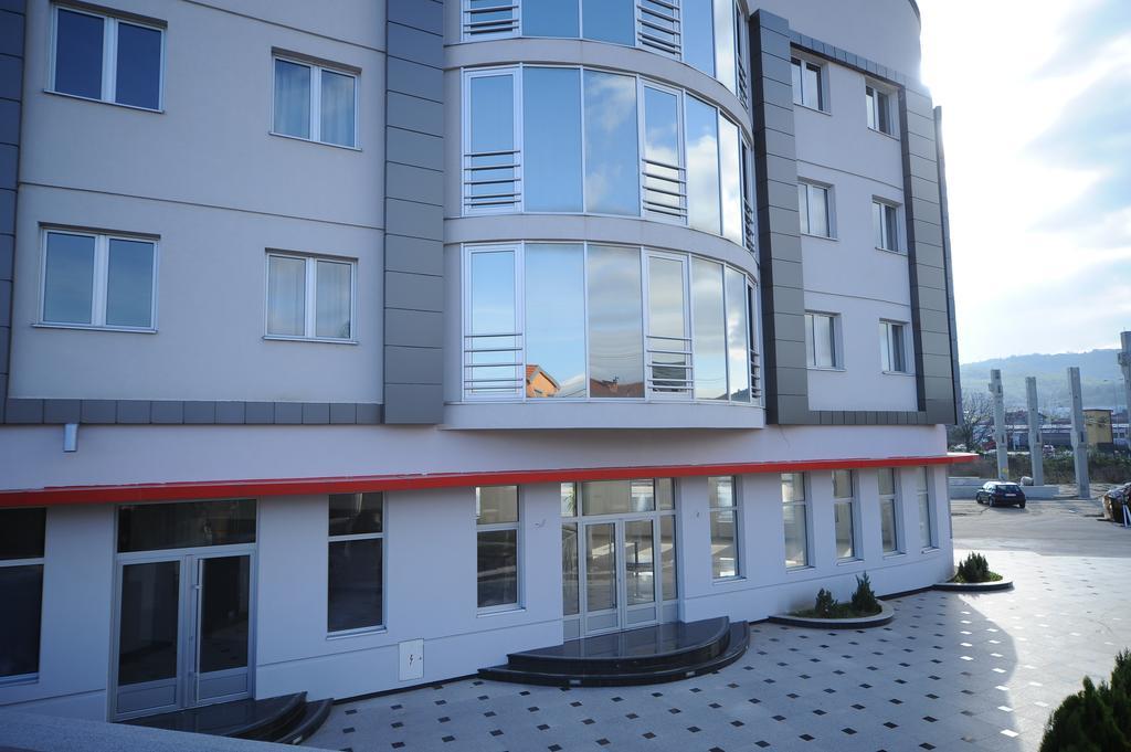 Garni Uni Elita Lux Hotel Ni 外观 照片