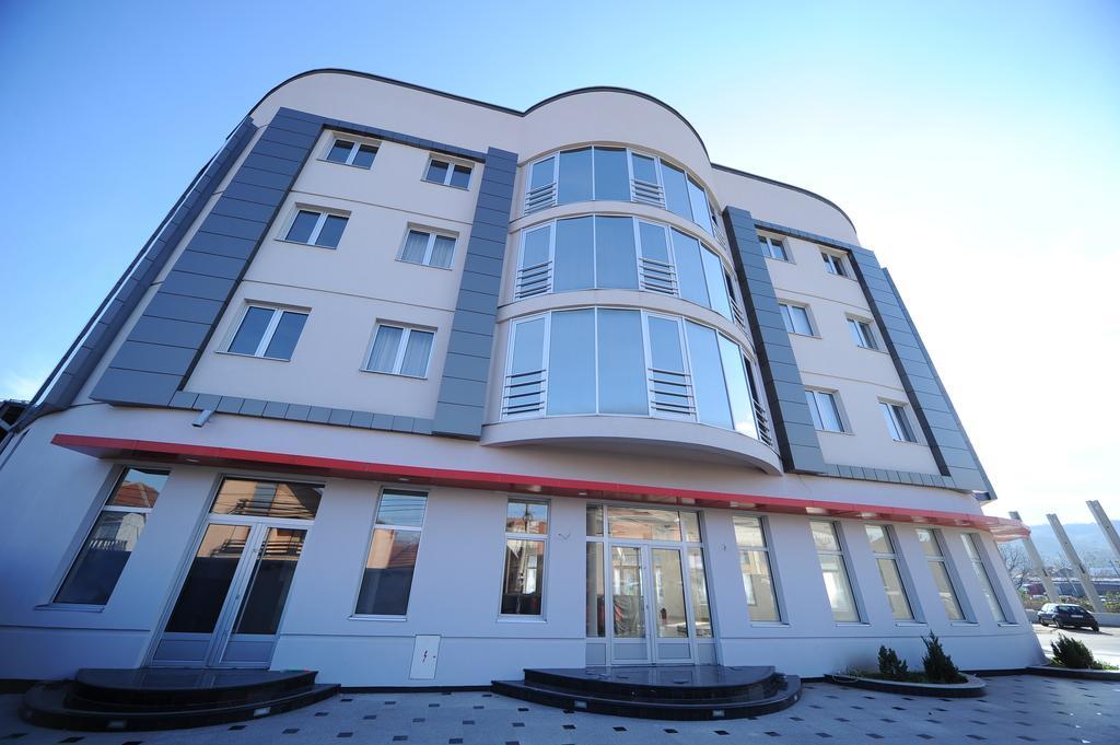 Garni Uni Elita Lux Hotel Ni 外观 照片