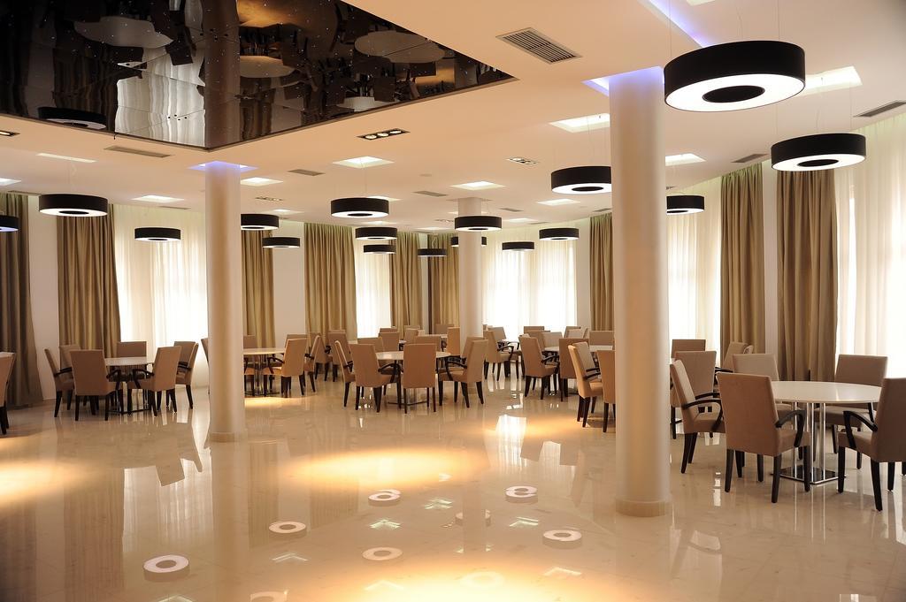 Garni Uni Elita Lux Hotel Ni 外观 照片