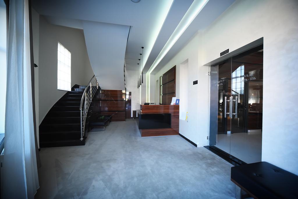 Garni Uni Elita Lux Hotel Ni 外观 照片