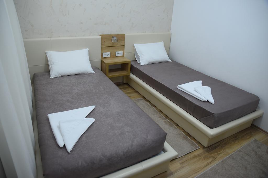 Garni Uni Elita Lux Hotel Ni 外观 照片