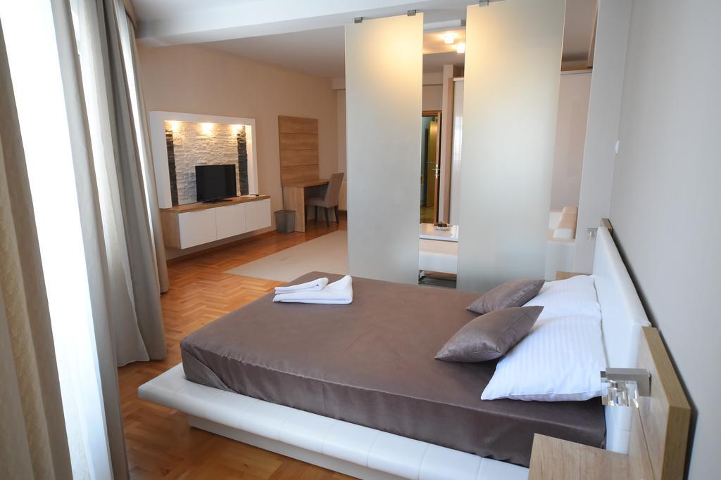 Garni Uni Elita Lux Hotel Ni 外观 照片