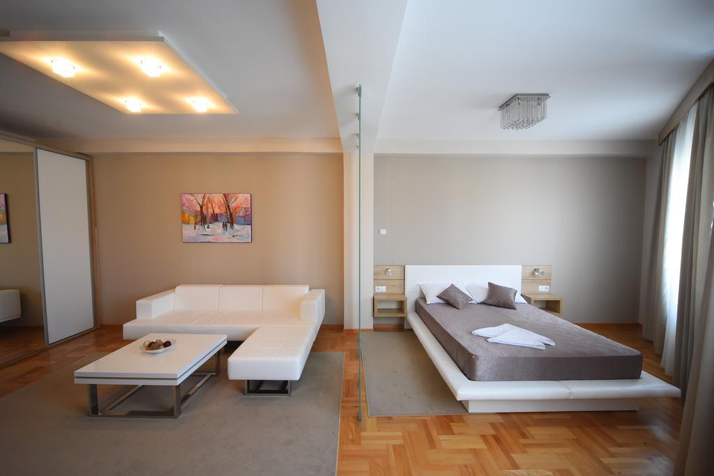 Garni Uni Elita Lux Hotel Ni 外观 照片