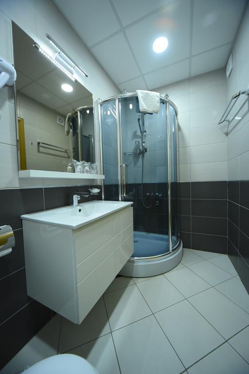 Garni Uni Elita Lux Hotel Ni 外观 照片