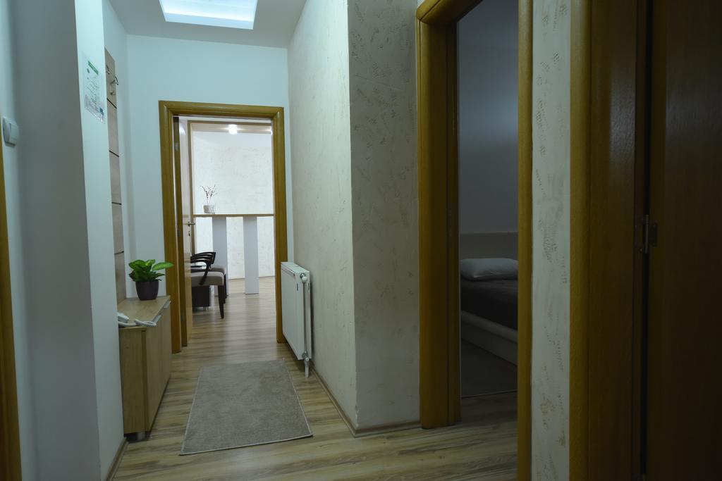 Garni Uni Elita Lux Hotel Ni 外观 照片