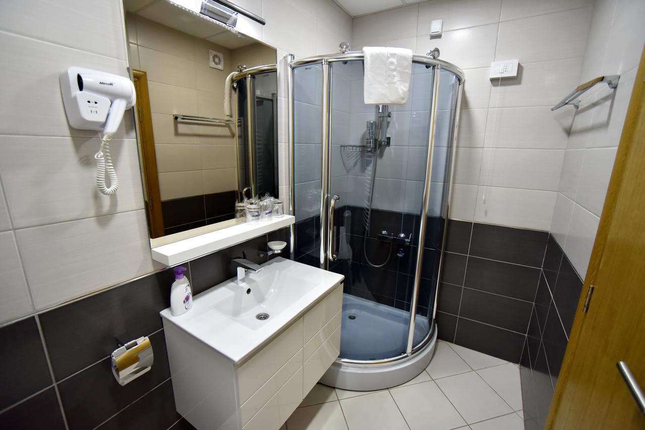 Garni Uni Elita Lux Hotel Ni 外观 照片