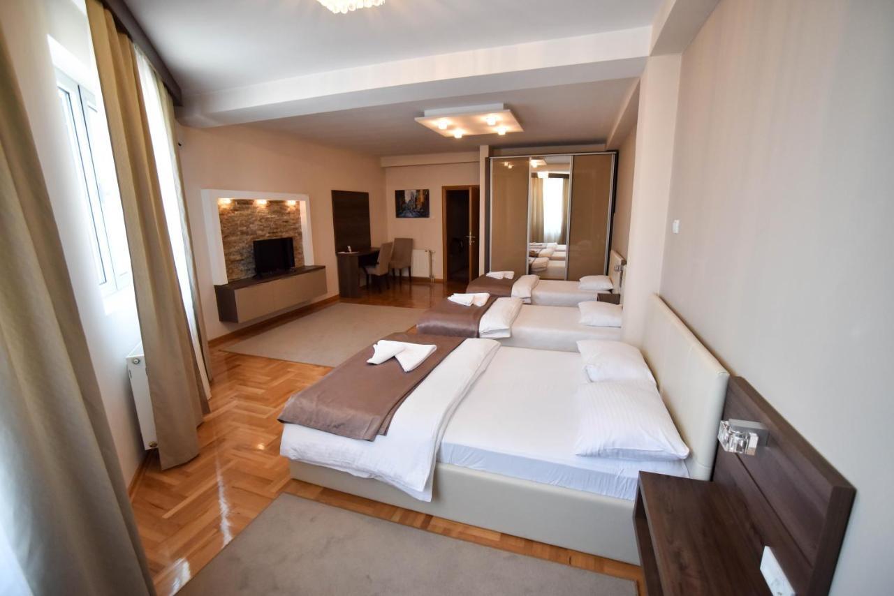 Garni Uni Elita Lux Hotel Ni 外观 照片